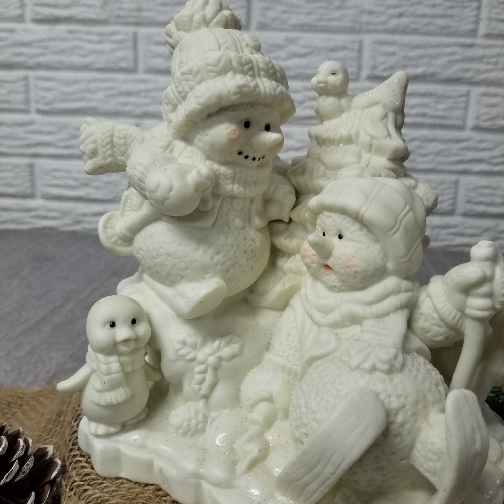 Porcelain Holiday decor - Picture 3 of 13